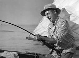 Capture from Mr. Peabody and the Mermaid (Irving Pichel, 1948): Mr. Peabody (William Powell) Fishing