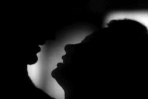 Capture from the movie Smash-Up: The Story of a Woman (Stuart Heisler, 1947), Ken Conway (Lee Bowman) and Angie (Susan Hayward) Embracing, in Silhouette